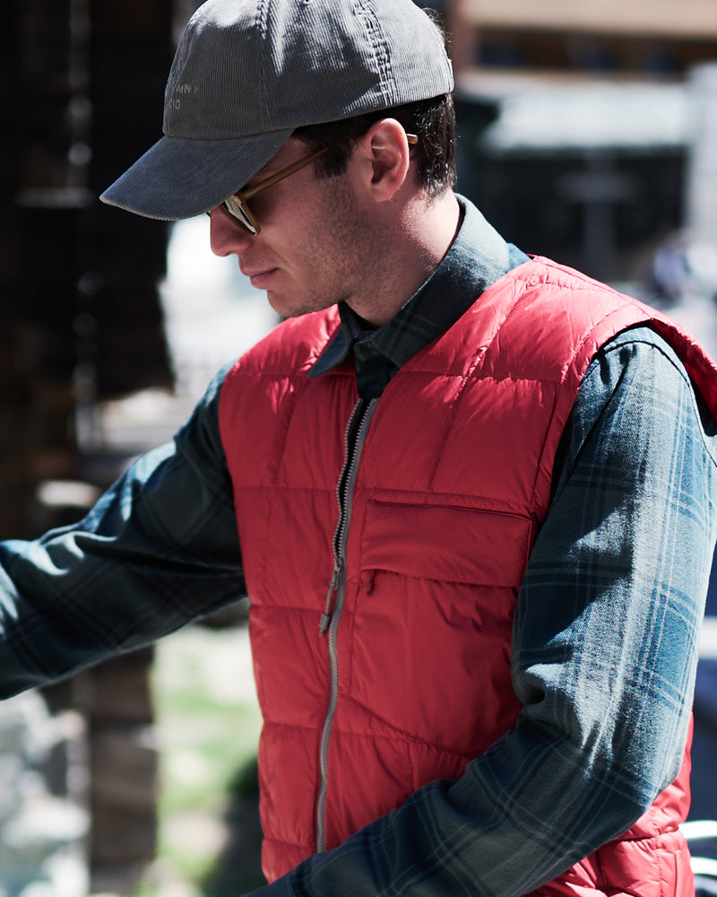 V 3_UL EQUESTRIAN_RED ULTRALIGHT_DOWN_VEST DOWN_JACKETS the mountain studio_2000px_brindle_zip_copy
