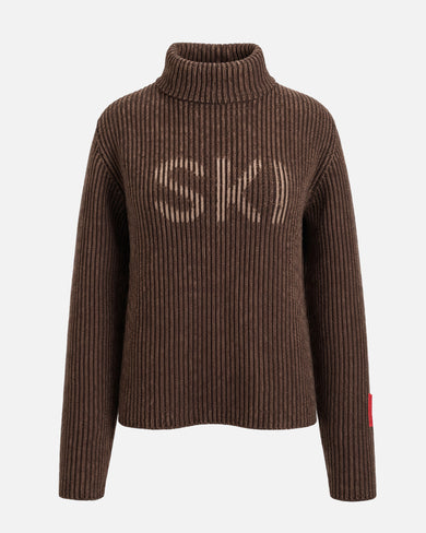 K-16 W Rib Lambswool Ski Sweater in Brindle, close-up on model front