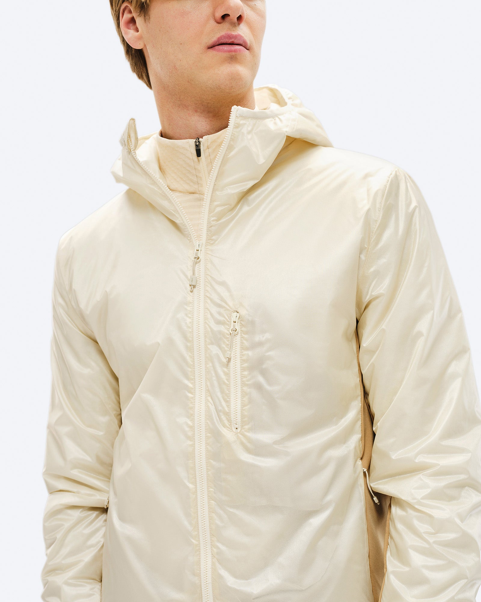 1 chest pocket, Kinnschutz. card image