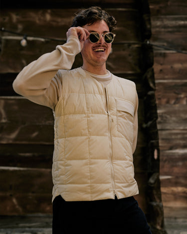 VV 3UL ALMONDMILK ULTRALIGHTDOWNVEST DOWNJACKETS the mountain studio 20