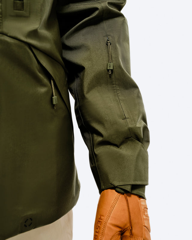 Z-2 EPE GORE-TEX ePE 3L Shell Jacket, close-up of chest pocket and sleeve
