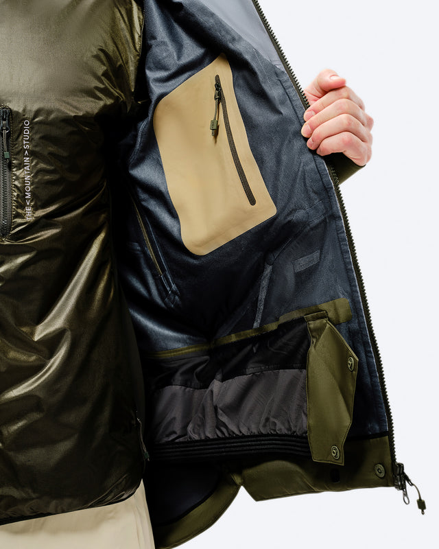 Z-2 EPE GORE-TEX ePE 3L Shell Jacket, detail of open interior pocket