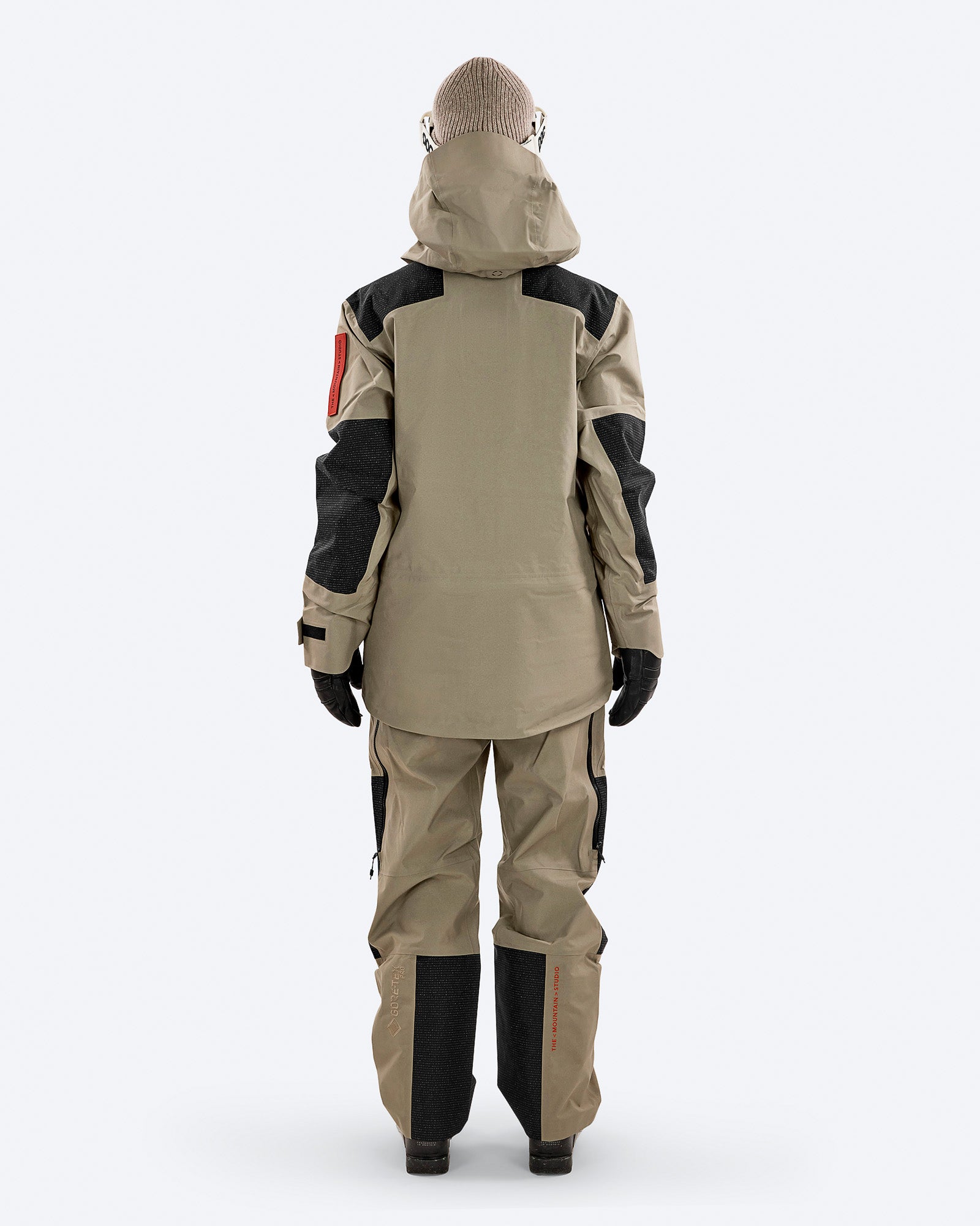 Men's Beige Gore-Tex Ski Jacket – Z-7 PRO | The Mountain Studio