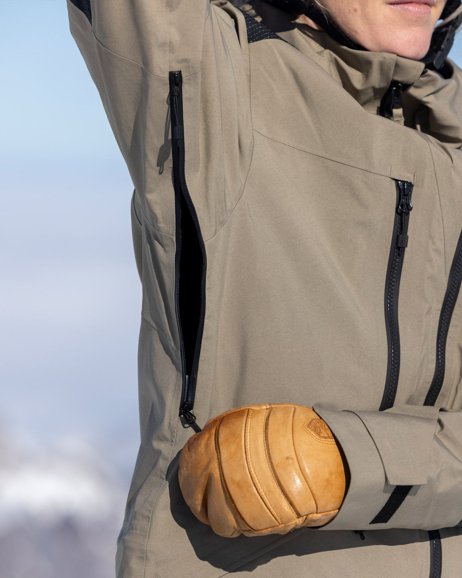 Men's Black Gore-Tex Ski Jacket – Z-7 PRO | The Mountain Studio